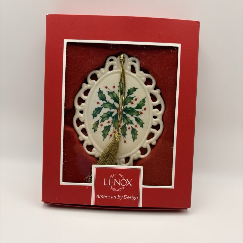 Lenox Christmas Tree Ornament Holiday Cameo Ornament Holly Berries New In Box